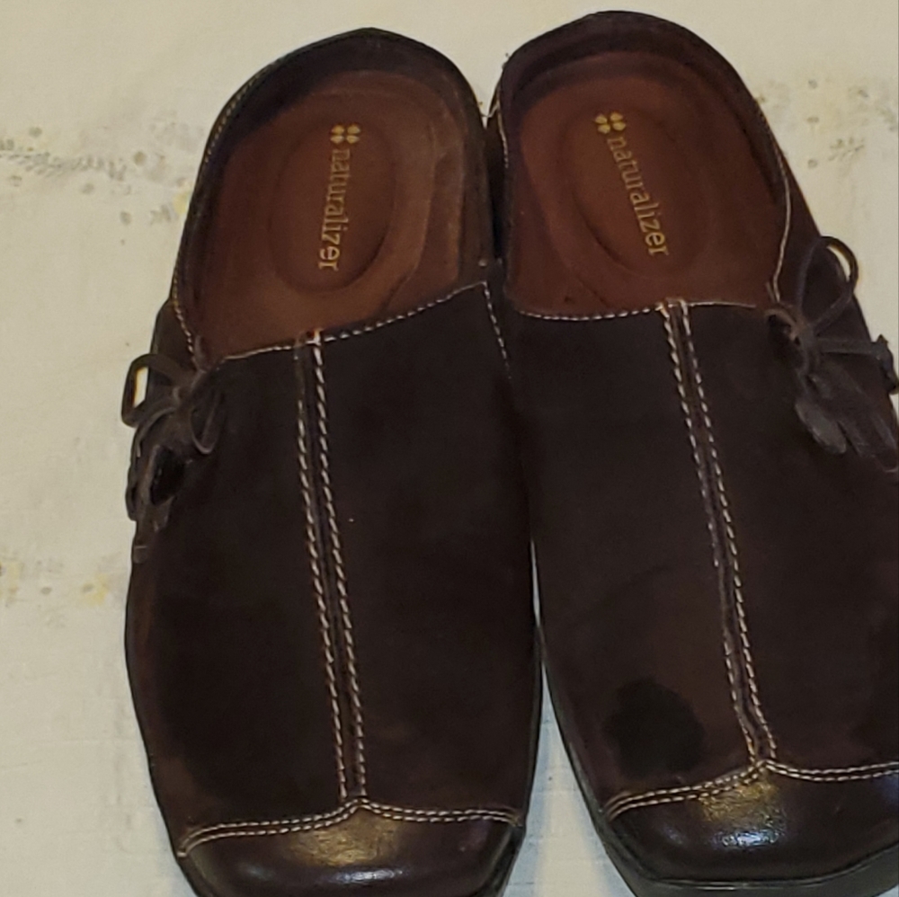 Naturalizer Sole Women's sz 7.5 slogs Mules Brown Suede Leather Lk new